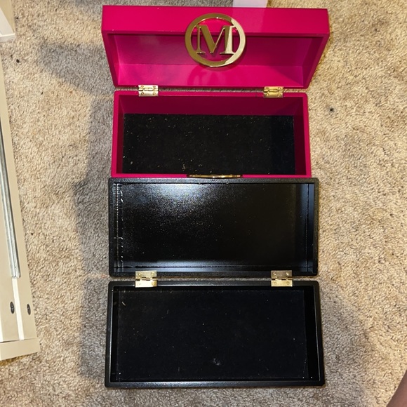 Storage set - Picture 2 of 2